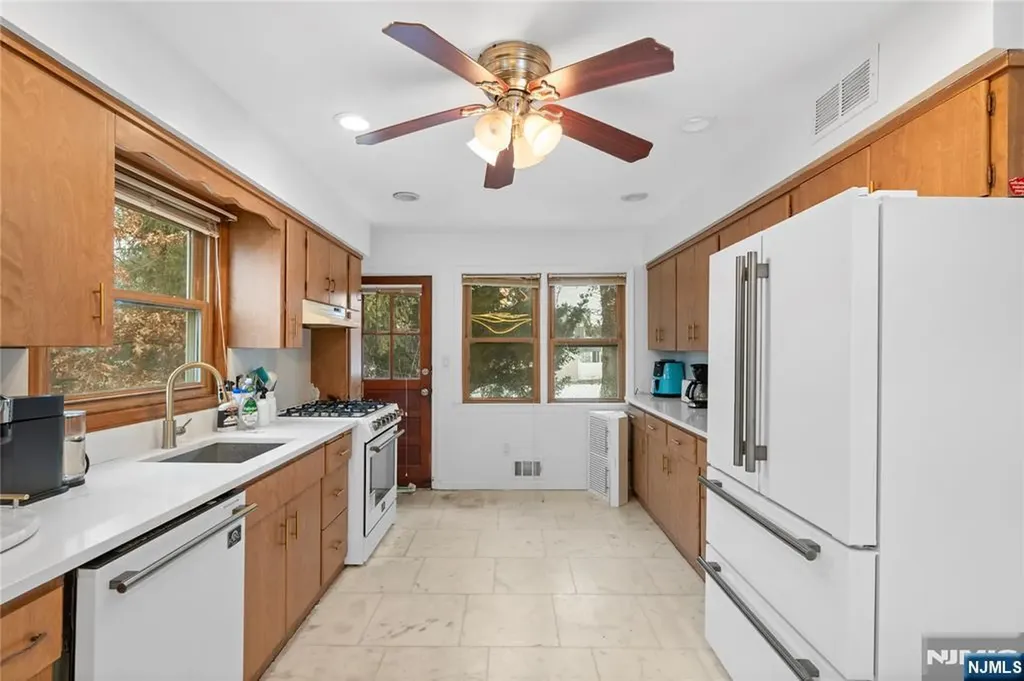 14 Andrew Court Bloomfield NJ 07003
