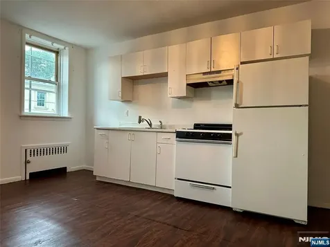 530 Valley Brook Avenue Lyndhurst NJ 07071