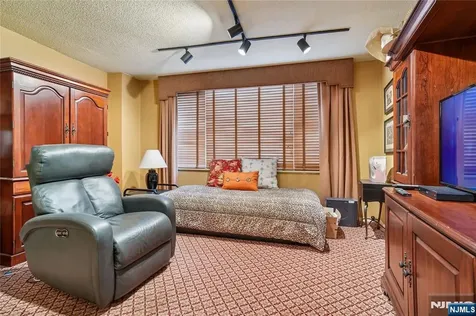 555 North Avenue Fort Lee NJ 07024