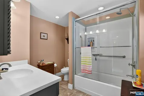 40 Cedar Street Bloomingdale NJ 07403