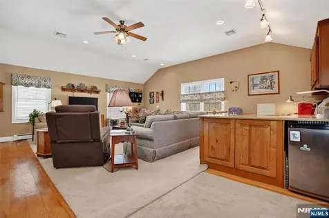 40 Cedar Street Bloomingdale NJ 07403