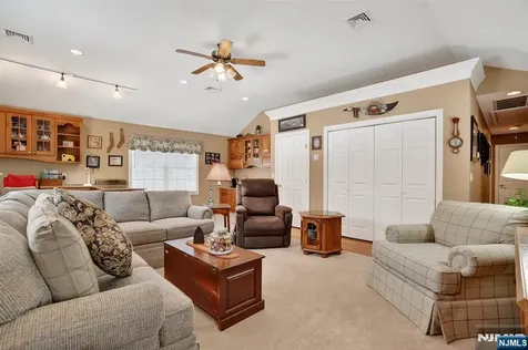 40 Cedar Street Bloomingdale NJ 07403