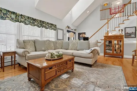 40 Cedar Street Bloomingdale NJ 07403