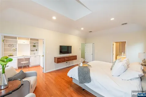 503 Stonewall Court Wyckoff NJ 07481
