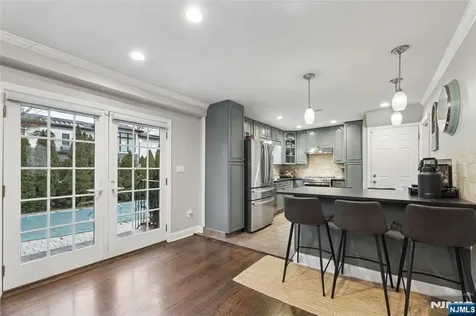 22 Maplewood Road Closter NJ 07624