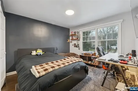 22 Maplewood Road Closter NJ 07624