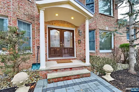 22 Maplewood Road Closter NJ 07624