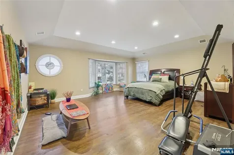 22 Maplewood Road Closter NJ 07624