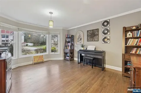 22 Maplewood Road Closter NJ 07624