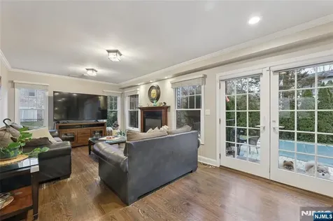22 Maplewood Road Closter NJ 07624