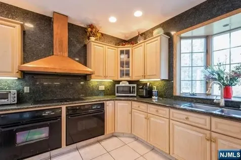 15 Old Oak Drive Mahwah NJ 07430