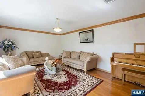 15 Old Oak Drive Mahwah NJ 07430