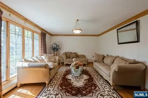 15 Old Oak Drive Mahwah NJ 07430