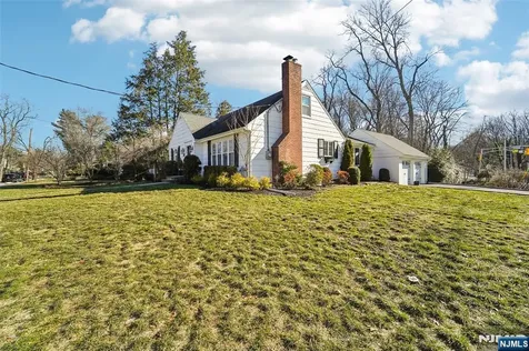 118 Lakewood Avenue Ho-ho-kus NJ 07423