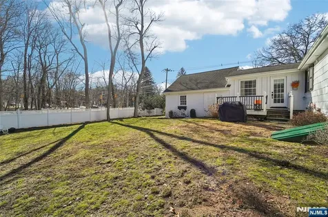 118 Lakewood Avenue Ho-ho-kus NJ 07423