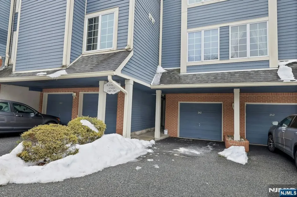 243 Cambridge Drive Ramsey NJ 07446