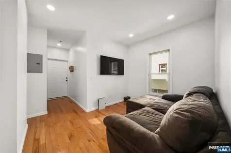 31 Park Avenue Dumont NJ 07628