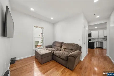 31 Park Avenue Dumont NJ 07628
