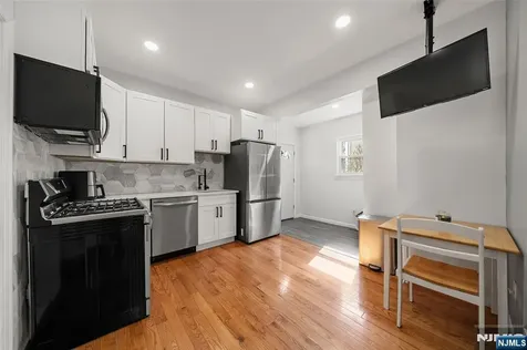 31 Park Avenue Dumont NJ 07628