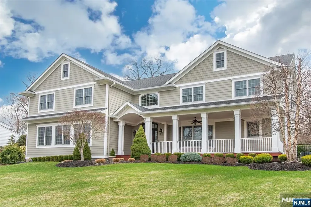 12 Maple Drive North Caldwell NJ 07006