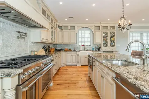 12 Maple Drive North Caldwell NJ 07006