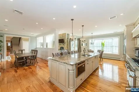 12 Maple Drive North Caldwell NJ 07006