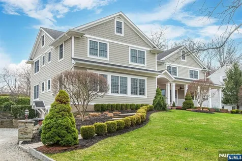 12 Maple Drive North Caldwell NJ 07006
