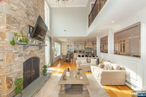 12 Maple Drive North Caldwell NJ 07006