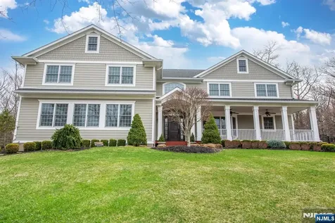 12 Maple Drive North Caldwell NJ 07006