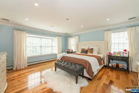 12 Maple Drive North Caldwell NJ 07006
