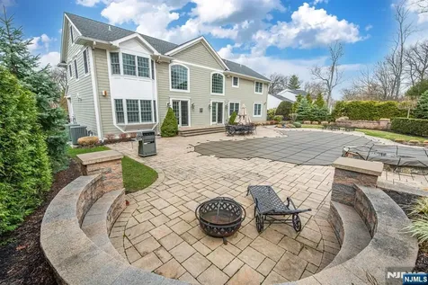 12 Maple Drive North Caldwell NJ 07006