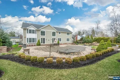 12 Maple Drive North Caldwell NJ 07006