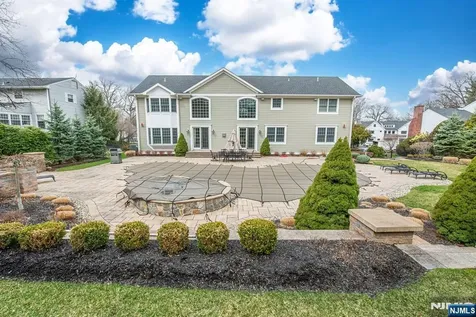 12 Maple Drive North Caldwell NJ 07006
