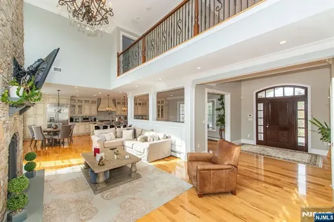 12 Maple Drive North Caldwell NJ 07006