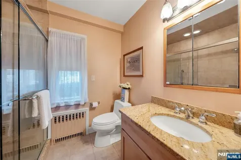 774 Austin Avenue Oradell NJ 07649