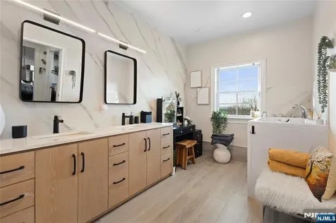 803 Heights Lane Tenafly NJ 07670