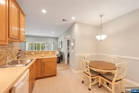 9116 Warrens Way Wanaque NJ 07465