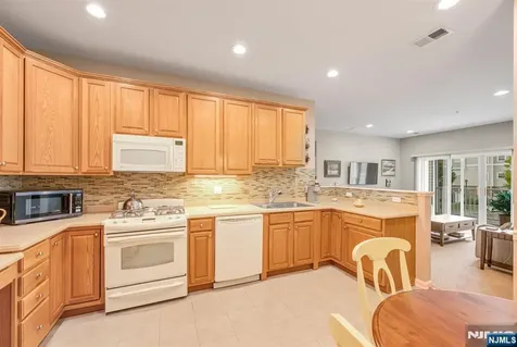 9116 Warrens Way Wanaque NJ 07465