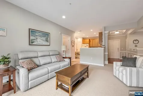 9116 Warrens Way Wanaque NJ 07465