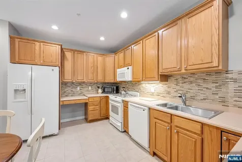 9116 Warrens Way Wanaque NJ 07465
