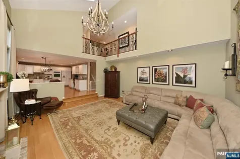 15 Drake Drive Hillsdale NJ 07642