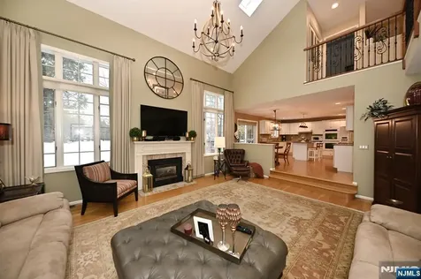 15 Drake Drive Hillsdale NJ 07642
