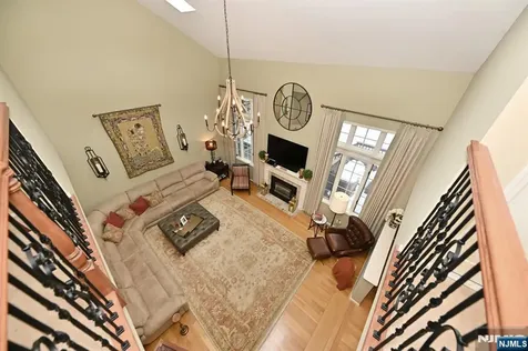 15 Drake Drive Hillsdale NJ 07642