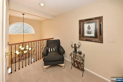 15 Drake Drive Hillsdale NJ 07642