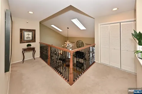 15 Drake Drive Hillsdale NJ 07642