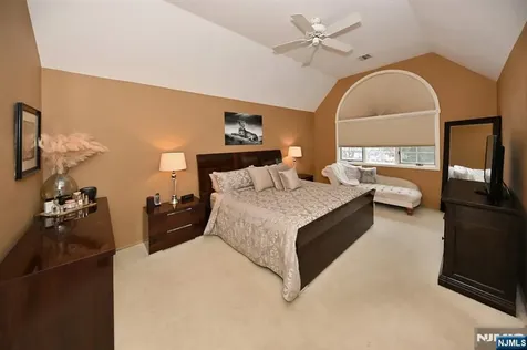 15 Drake Drive Hillsdale NJ 07642