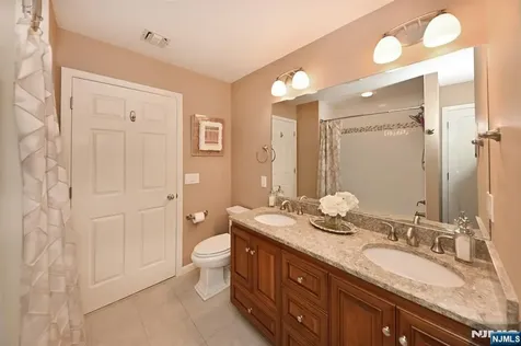 15 Drake Drive Hillsdale NJ 07642