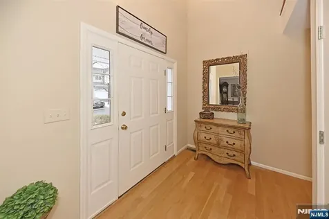 15 Drake Drive Hillsdale NJ 07642