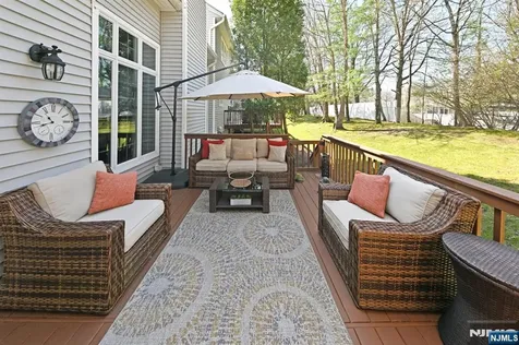 15 Drake Drive Hillsdale NJ 07642