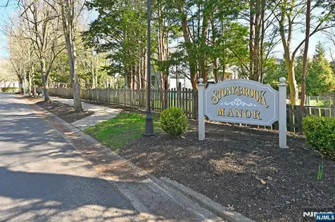 15 Drake Drive Hillsdale NJ 07642